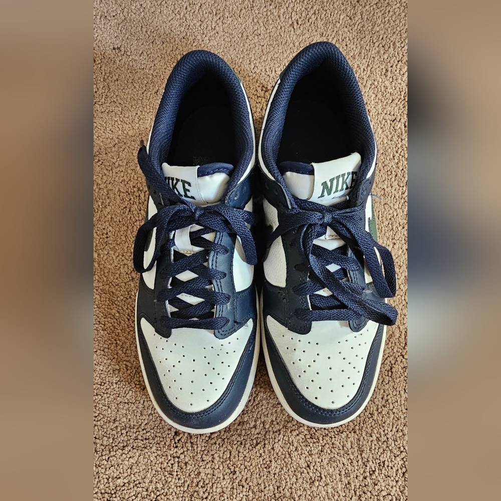 Nike Dunk Low Sneakers - Picture 2 of 4